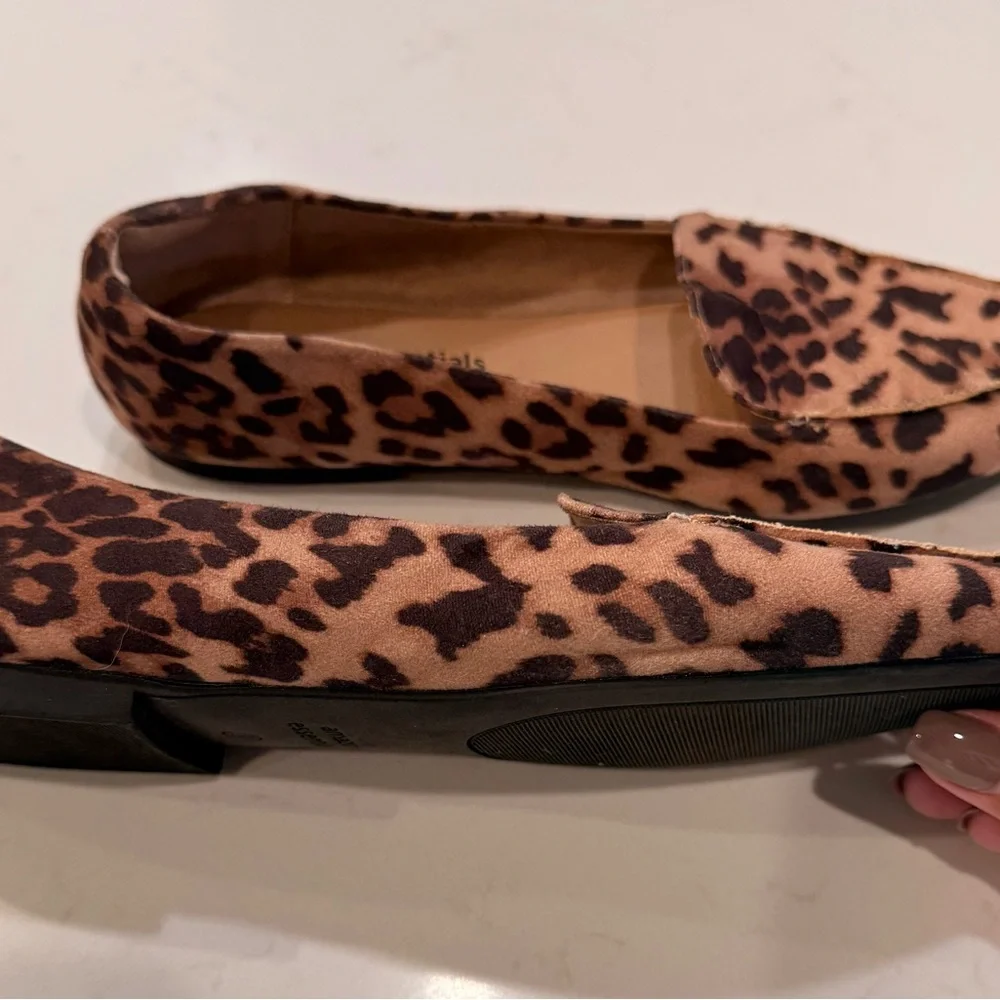 EUC - Amazon Essentials Womens Loafer Flat - Picture 4 of 6